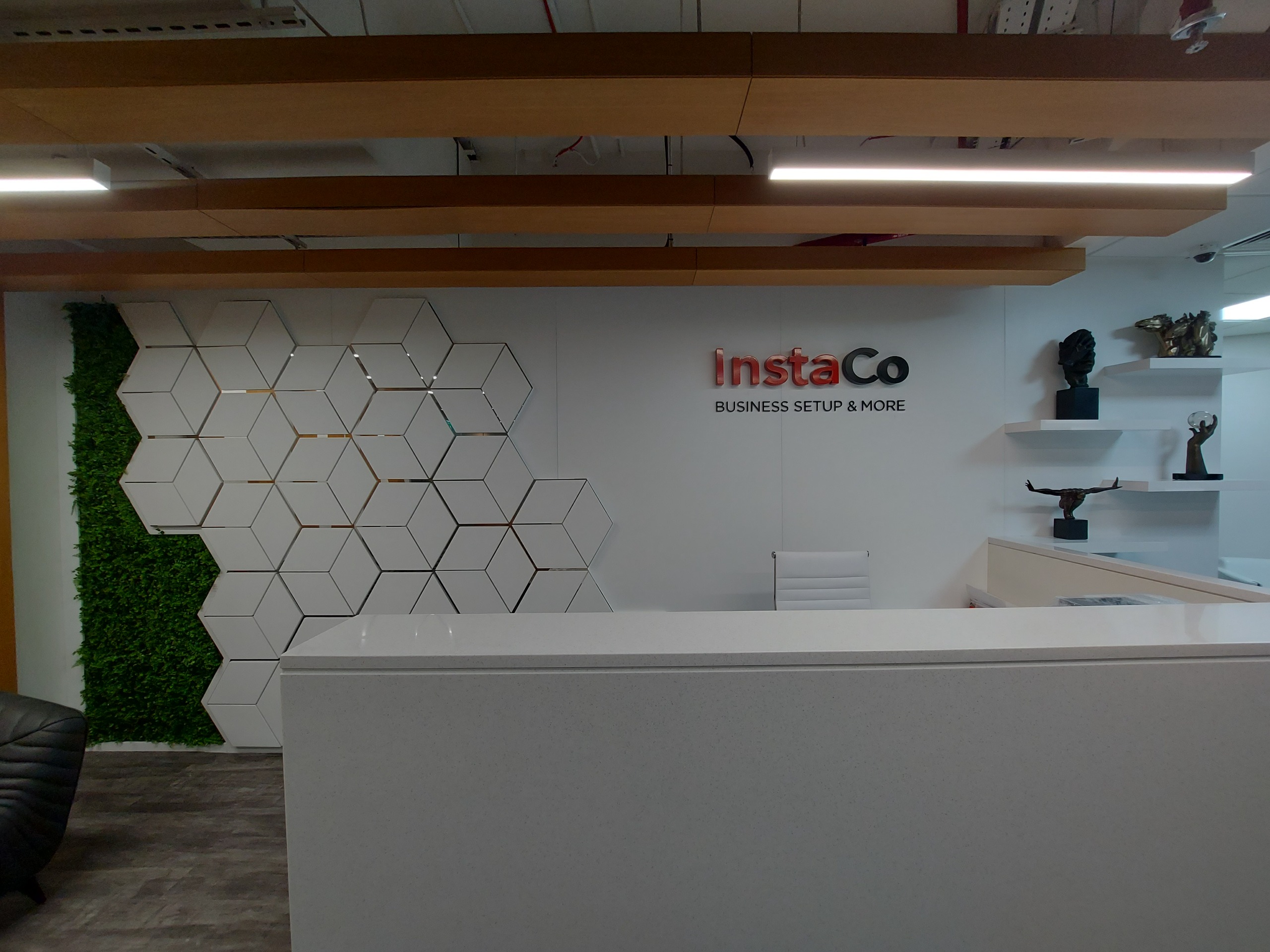 Instaco 1